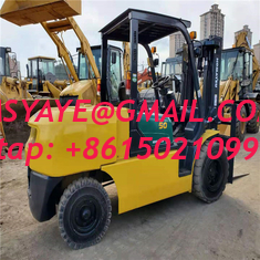 تستخدم رافعة شوكية Komats U Fd50 5 طن ديزل مع حالة عمل جيدة